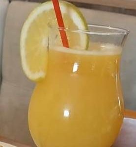 Jugo de Naranja exprimido Natural.